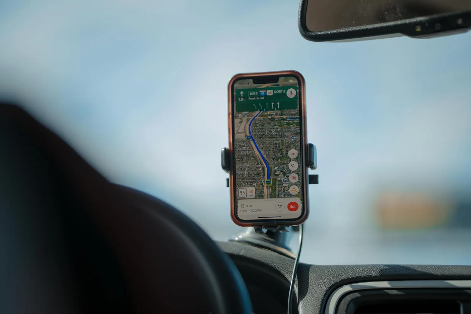 Must-Have Travel Apps for Efficient Navigation on Road Trips